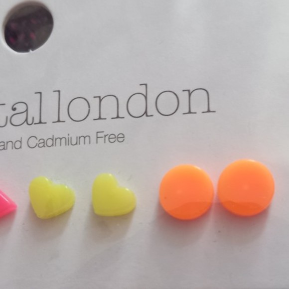 BNWT Set of 4 Big Metal London Neon Studs Shapes w Sterling Silver Posts - Picture 3 of 4
